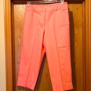 St. John’s Bay size 12 peach stretch Capri pants side slits 21” inseam EUC